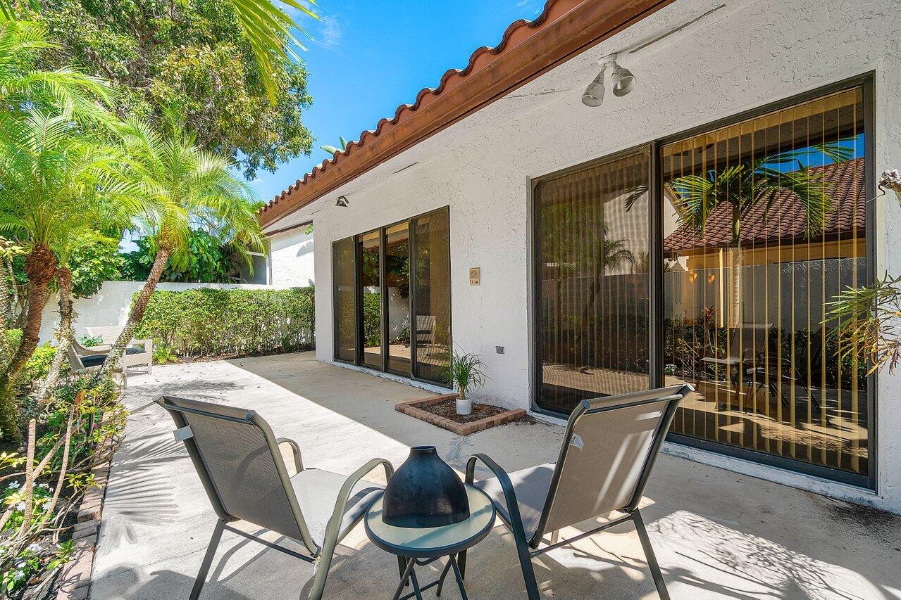 23172 Via Stel Boca Raton, FL 33433 - Photo 25 of 30 patio