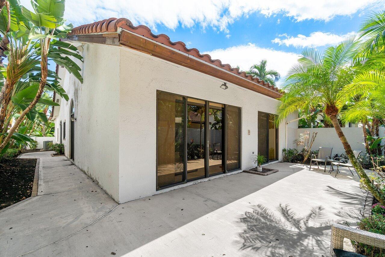 23172 Via Stel Boca Raton, FL 33433 - Photo 27 of 30 more patio