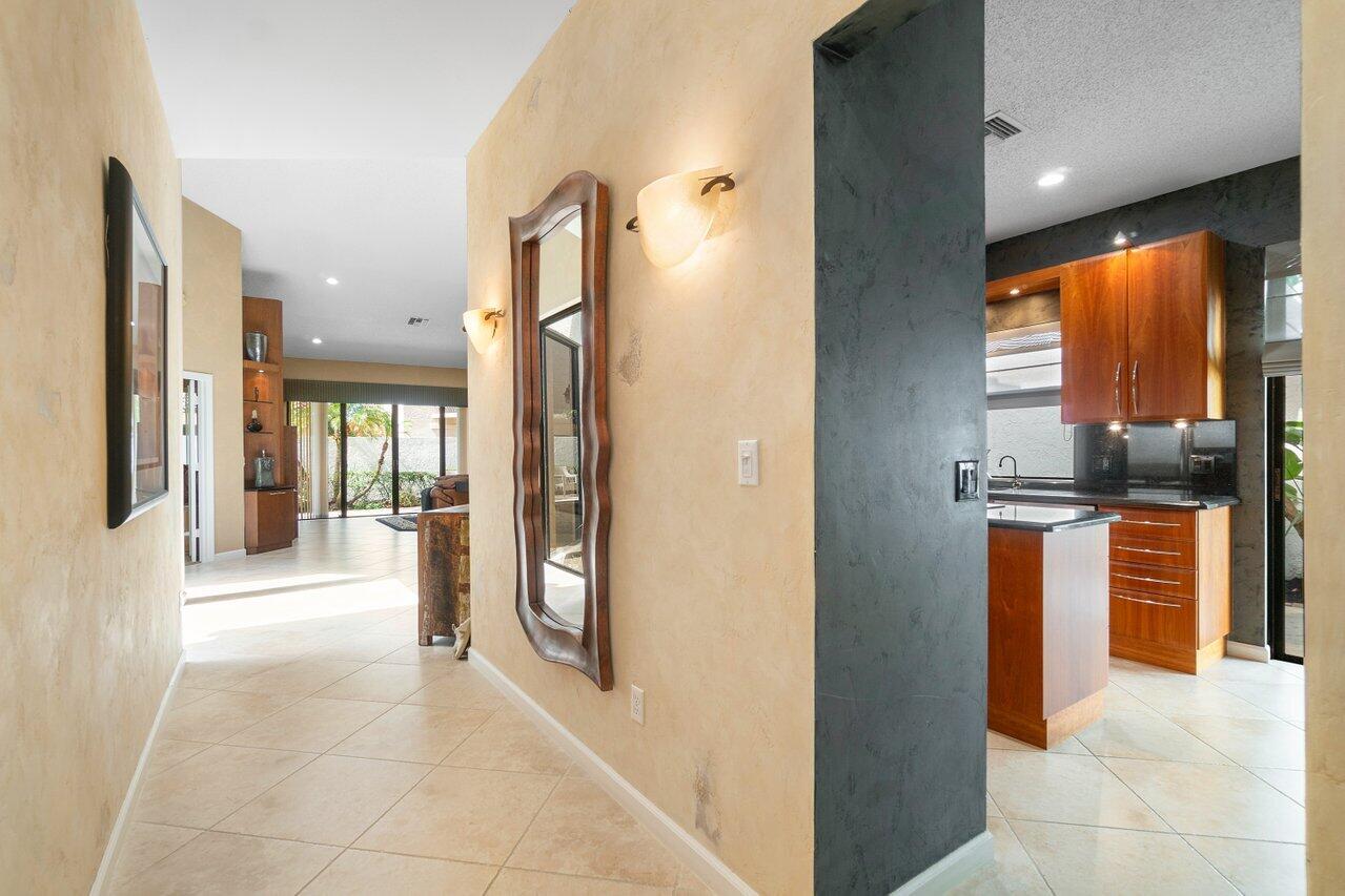 23172 Via Stel Boca Raton, FL 33433 - Photo 3 of 30 009-23172ViaStel-BocaRaton-FL-33433-SMAL