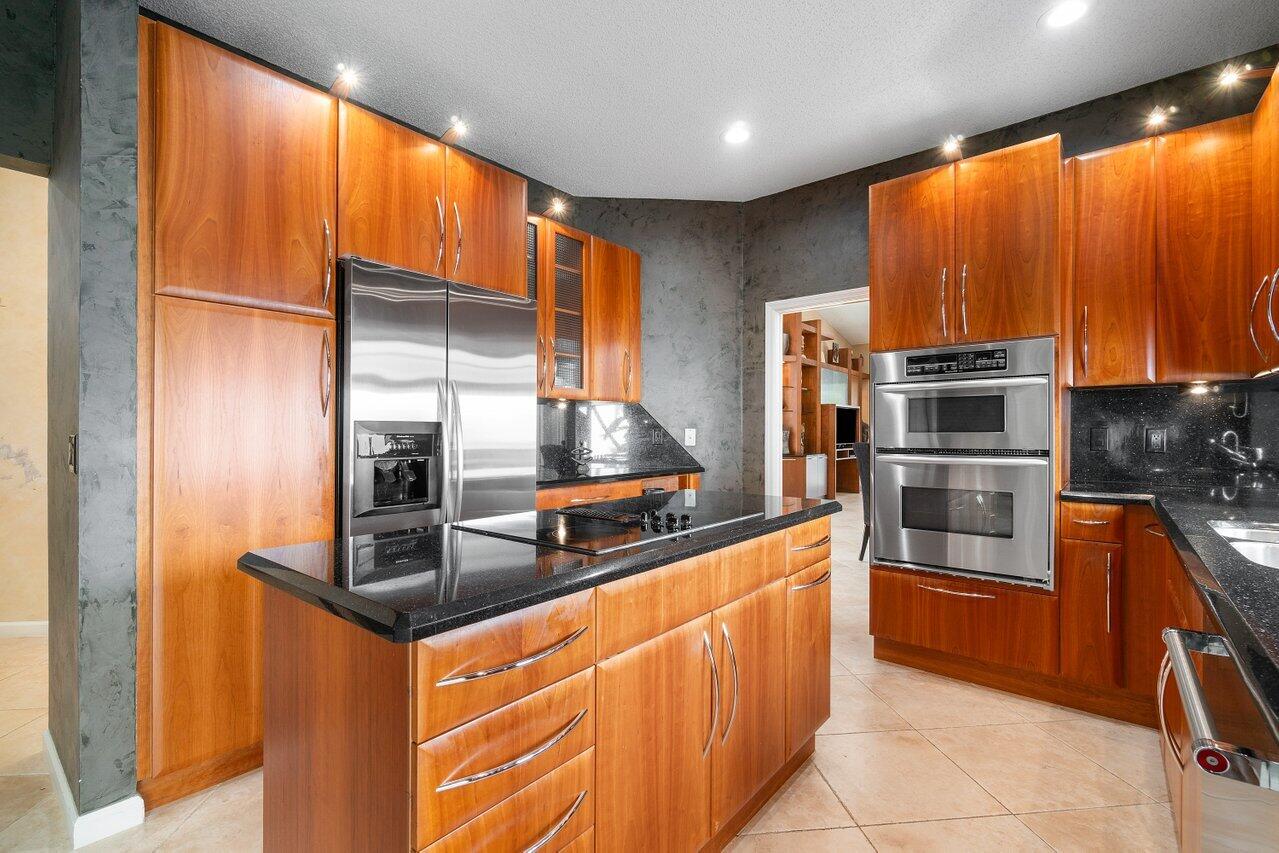 23172 Via Stel Boca Raton, FL 33433 - Photo 6 of 30 017-23172ViaStel-BocaRaton-FL-33433-SMAL