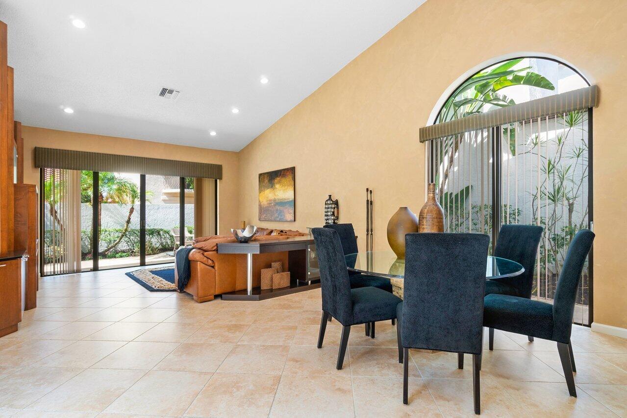 23172 Via Stel Boca Raton, FL 33433 - Photo 10 of 30 Great room!