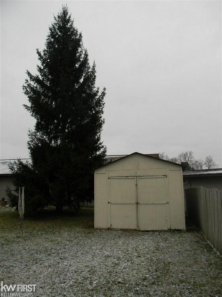 1521 North Seymour Road Flushing, MI 48433 - Photo 15 of 35 21545422-14.JPG