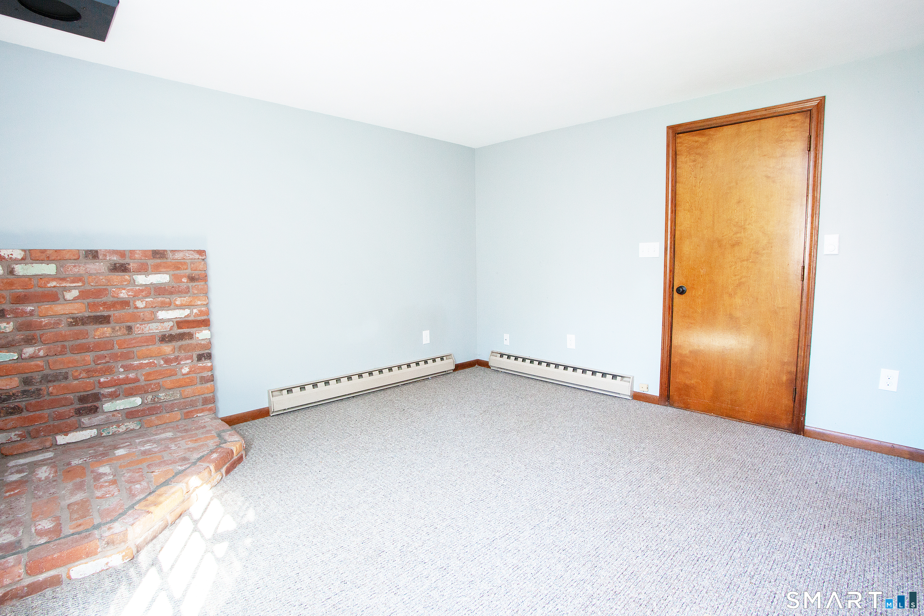 172 Weymouth Road Enfield, CT 06082 - Photo 14 of 35