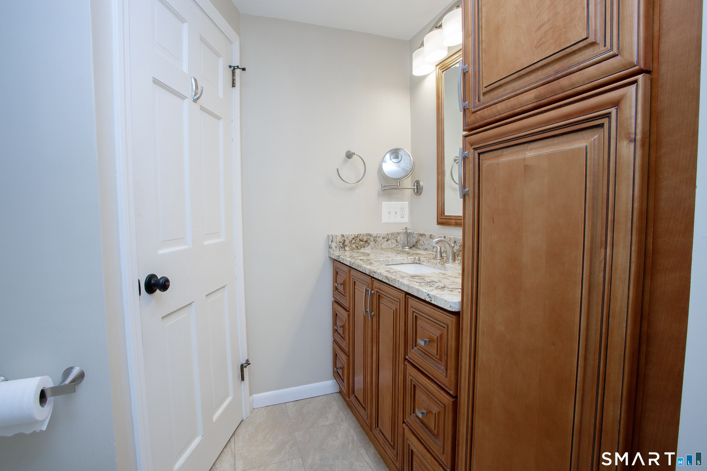 172 Weymouth Road Enfield, CT 06082 - Photo 19 of 35