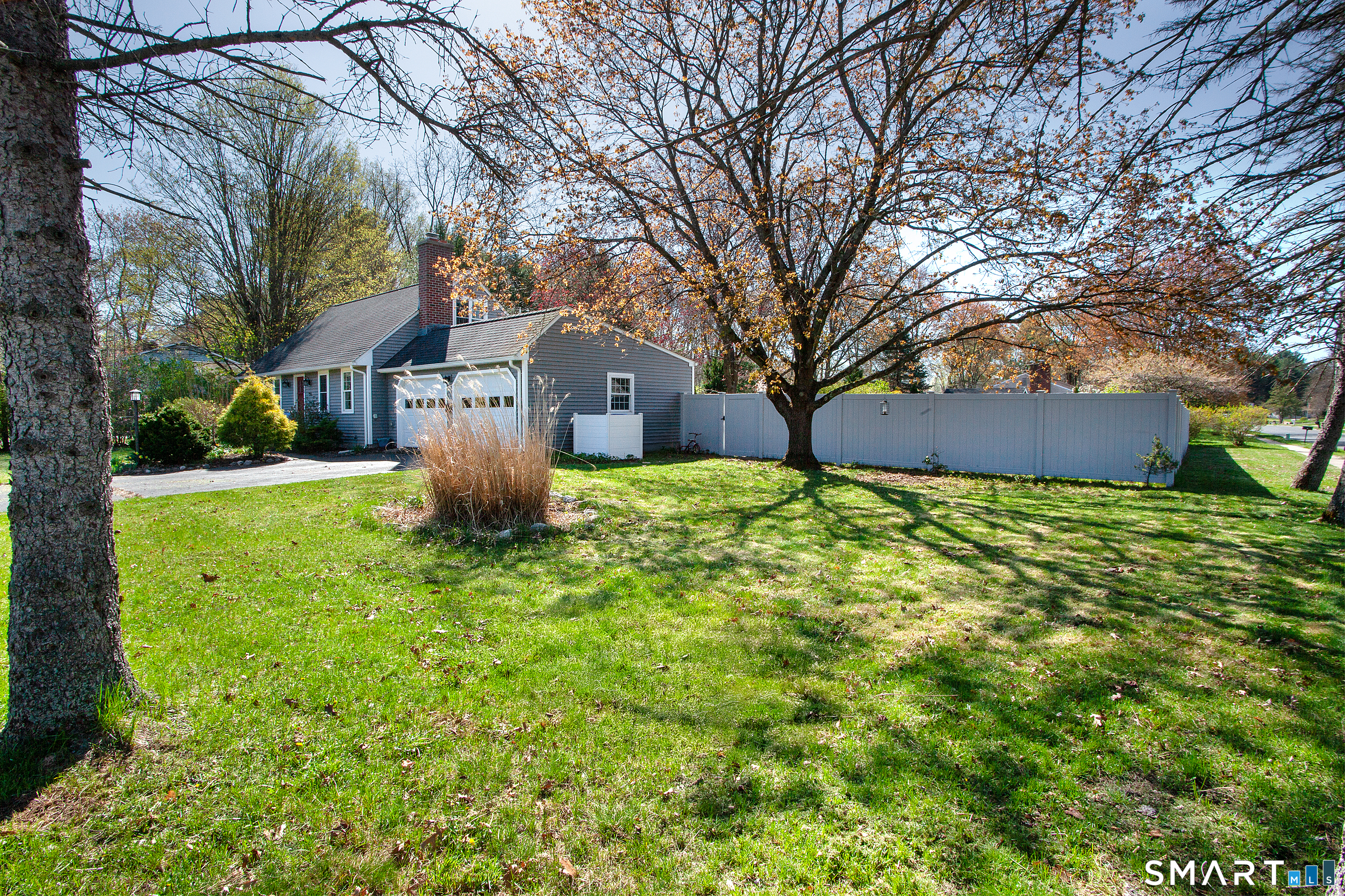 172 Weymouth Road Enfield, CT 06082 - Photo 2 of 35 Level corner lot and fenced in backyard!