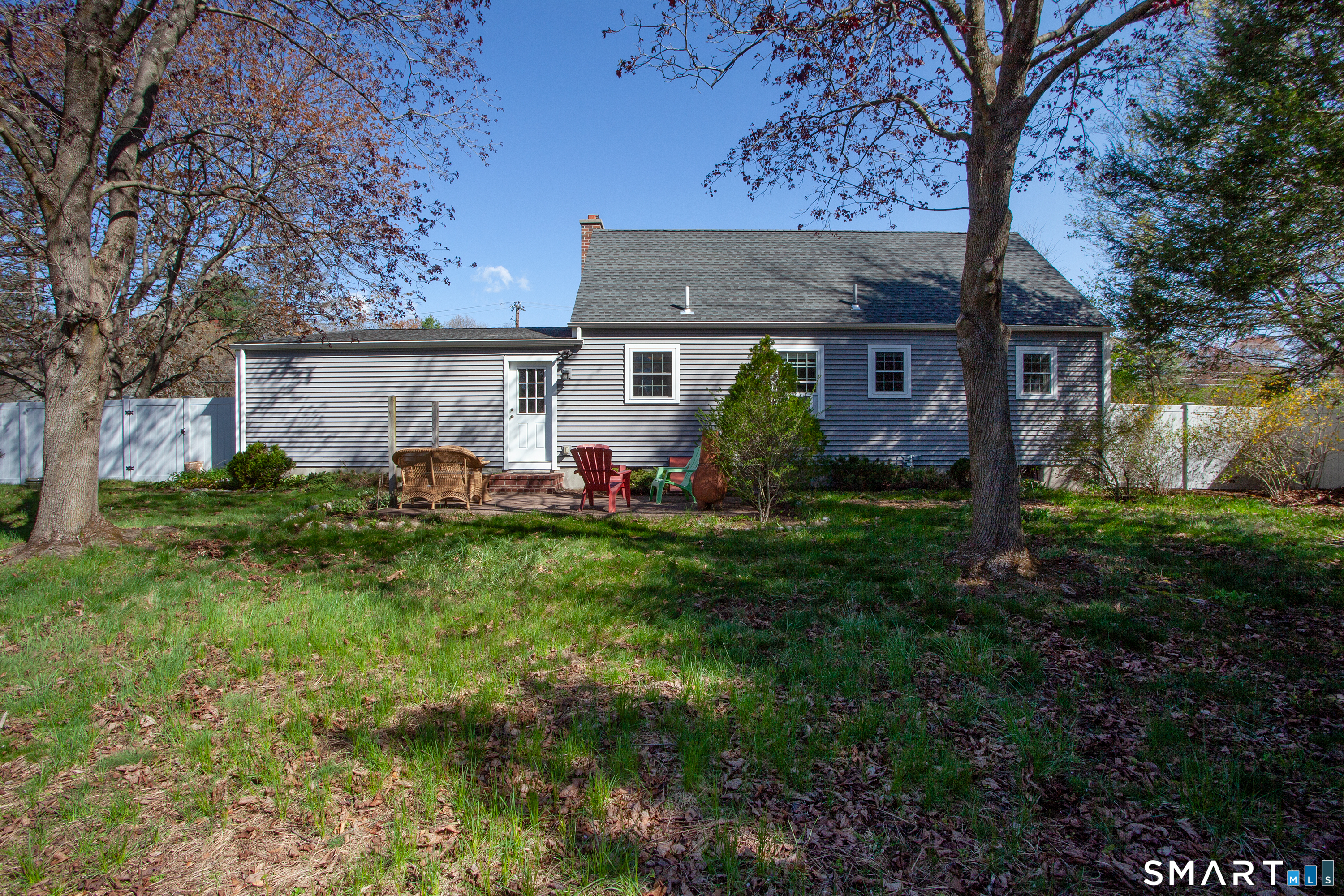172 Weymouth Road Enfield, CT 06082 - Photo 3 of 35 Private back yard!