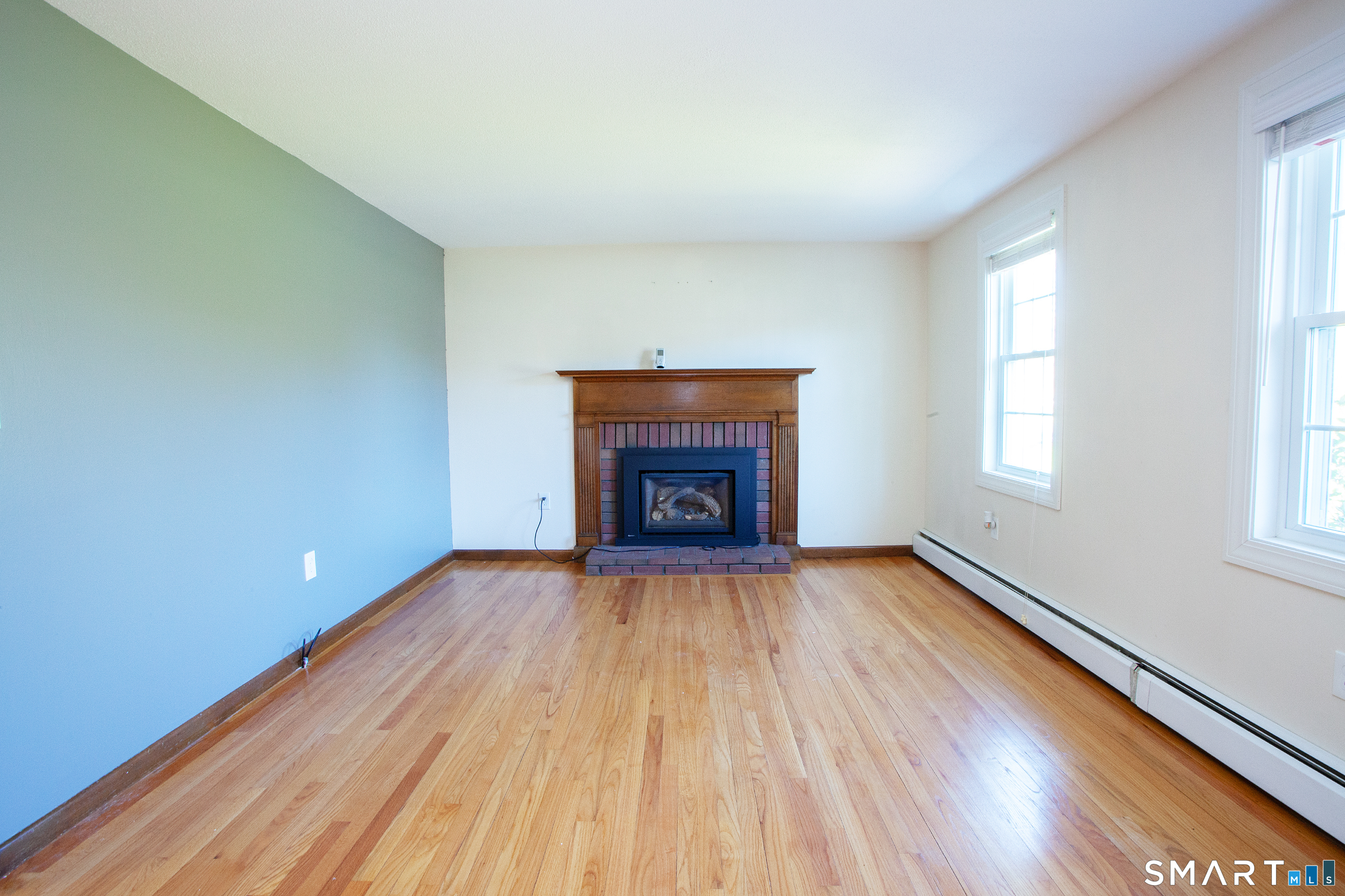 172 Weymouth Road Enfield, CT 06082 - Photo 8 of 35