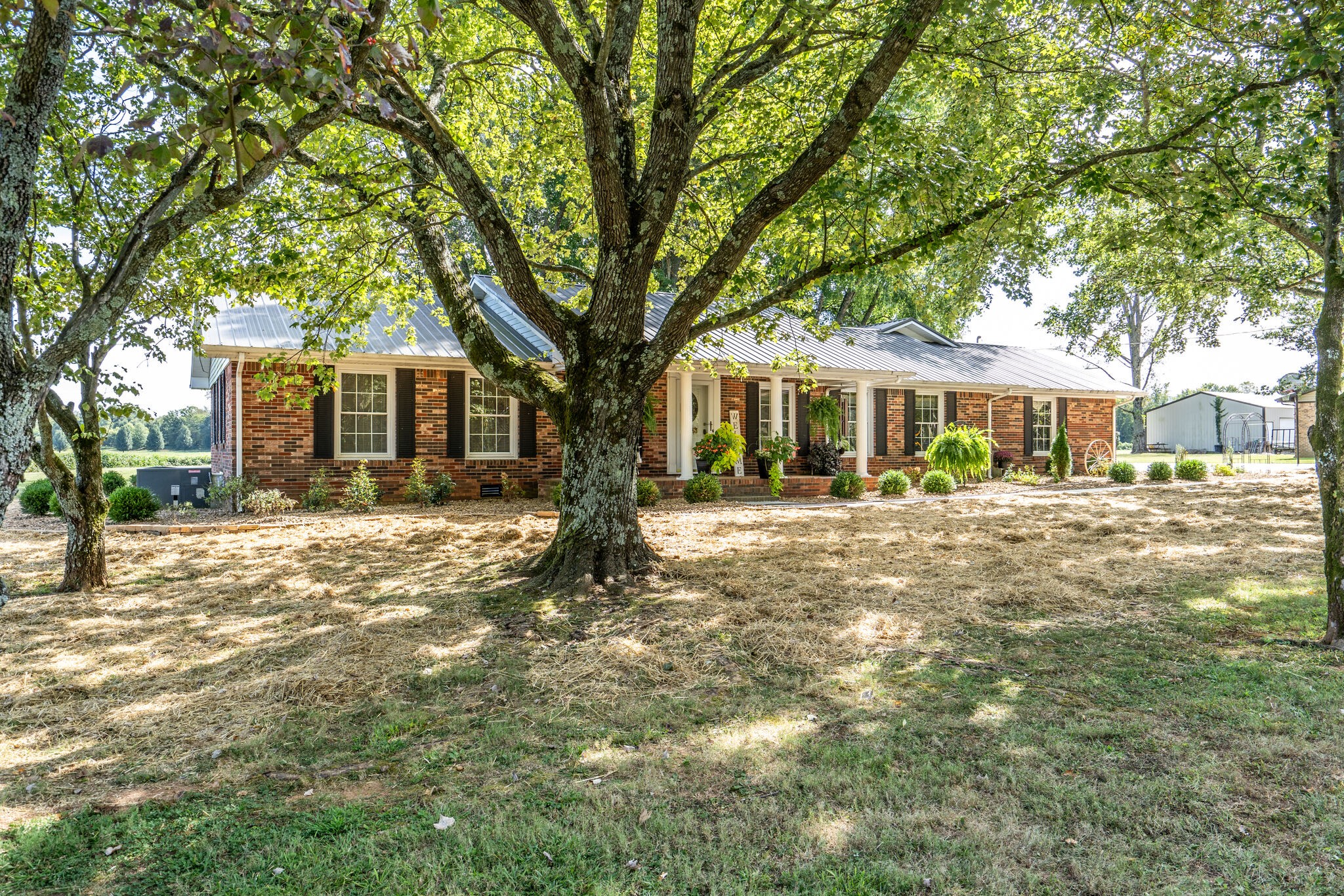 232 Post Oak Road Belvidere, TN 37306 - Photo 2 of 50 Gallery Image 2