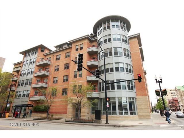 5556 North Sheridan Road, Unit 309 Chicago, IL 60640 - Photo 1 of 15