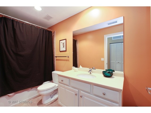5556 North Sheridan Road, Unit 309 Chicago, IL 60640 - Photo 12 of 15