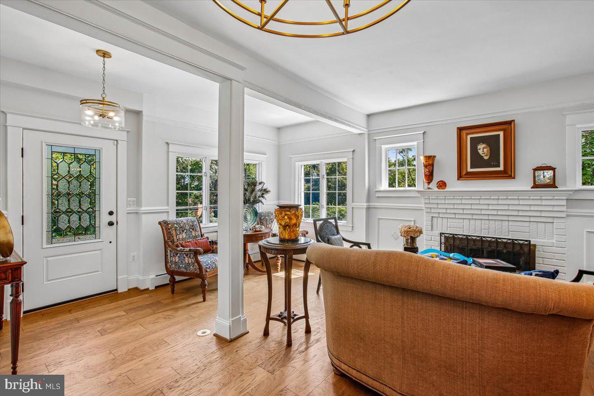 1909 Belfield Road Alexandria, VA 22307 - Photo 5 of 69 Charming living space with natural light.
