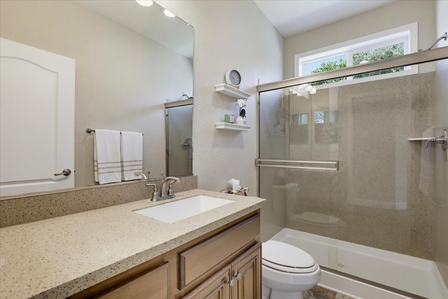 11503 Lime Kiln Road Grass Valley, CA 95949 - Photo 24 of 49 HALL BATHROOM