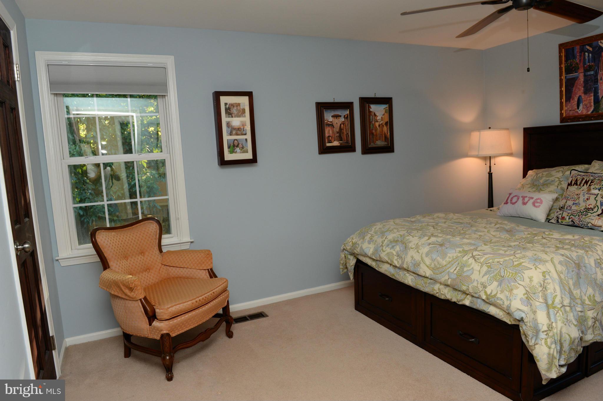 7615 Trail Run Road Falls Church, VA 22042 - Photo 11 of 28 Master bedroom with private bath & walk-in closet