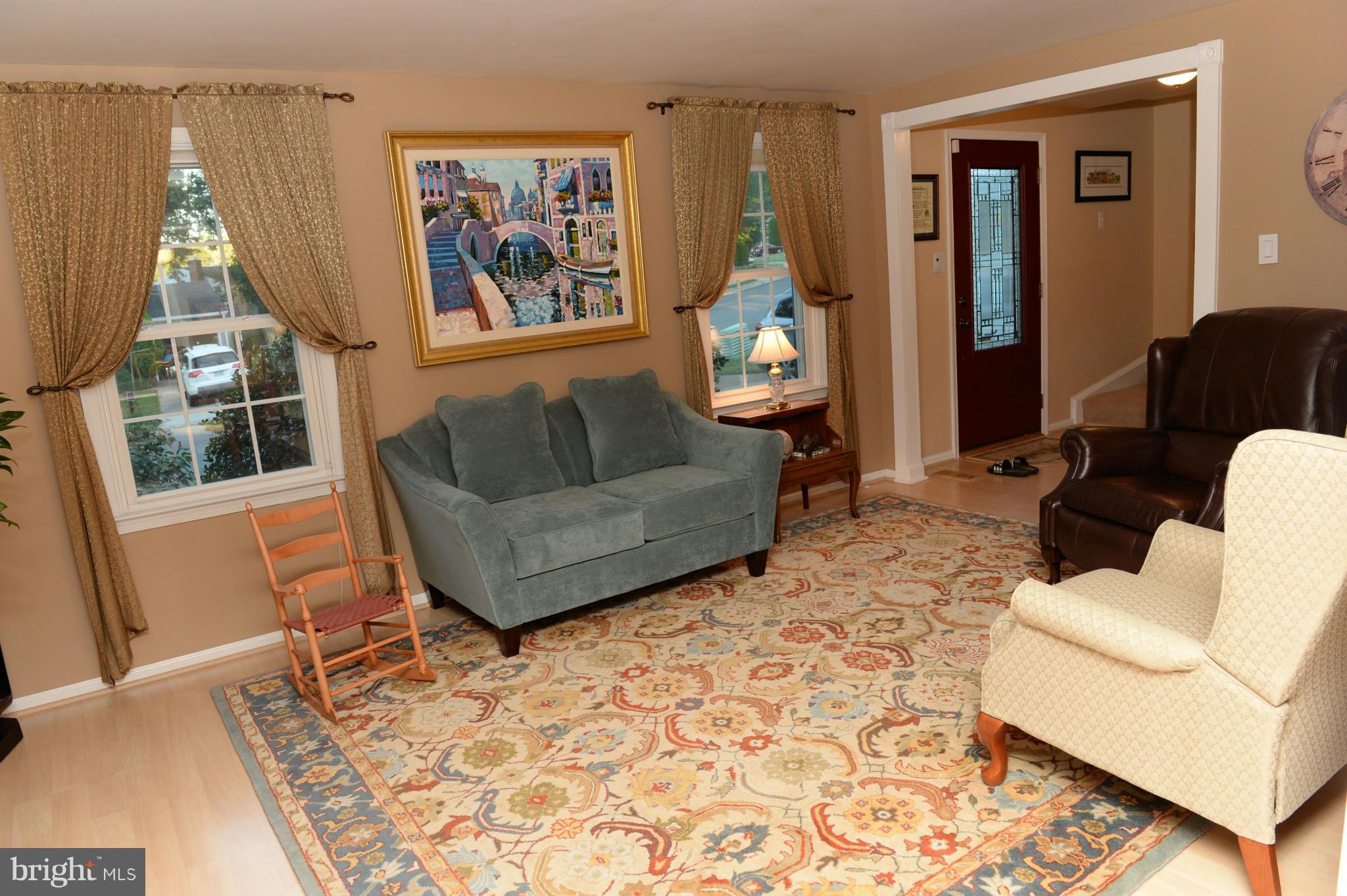 7615 Trail Run Road Falls Church, VA 22042 - Photo 3 of 28 Living Room