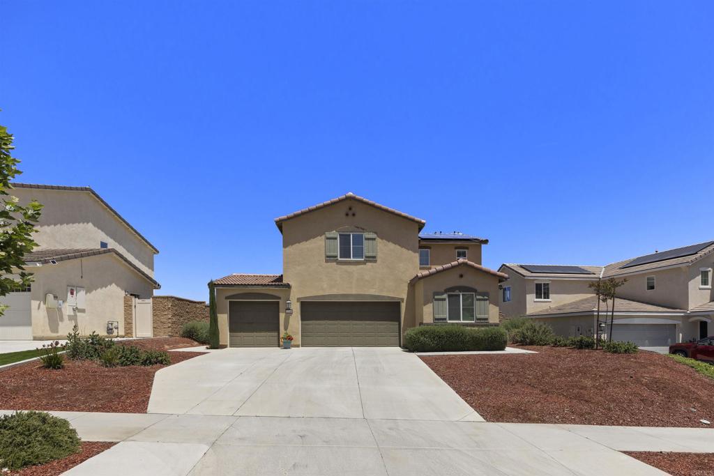 32184 Rambling Court Winchester, CA 92596 - Photo 2 of 37