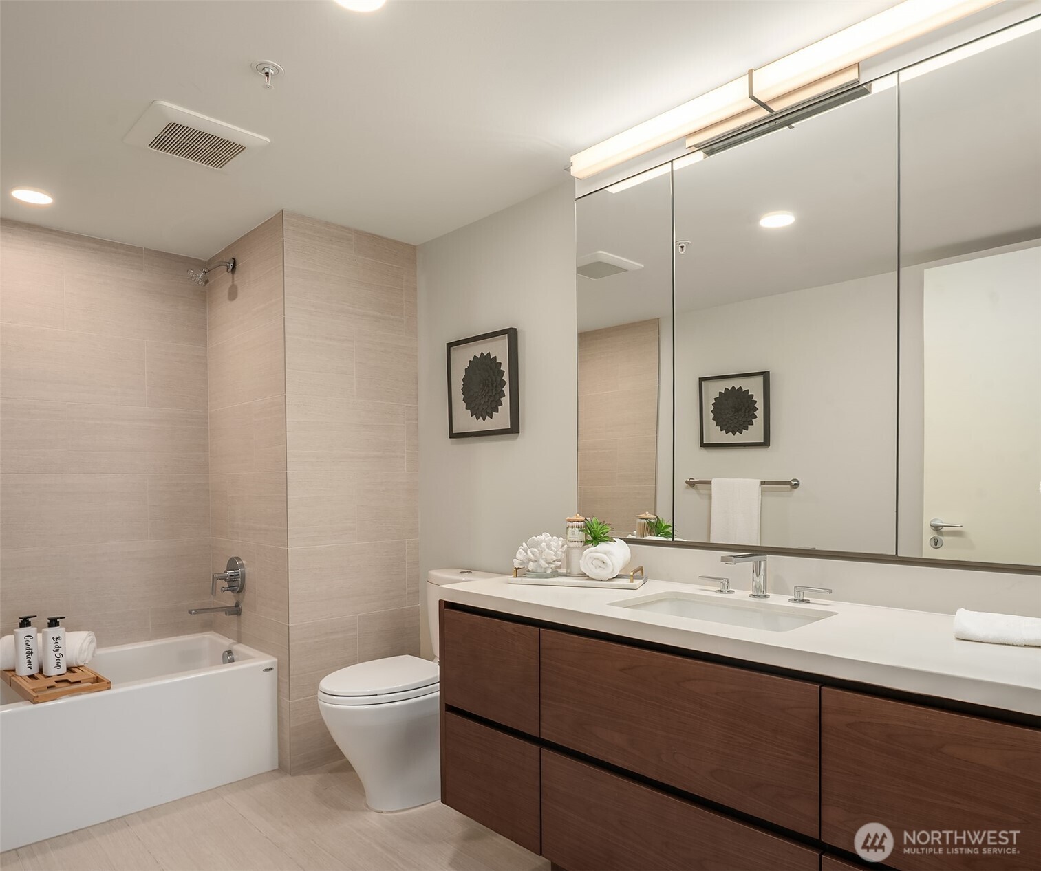 121 Stewart Street, Unit 1204 Seattle, WA 98101 - Photo 14 of 34