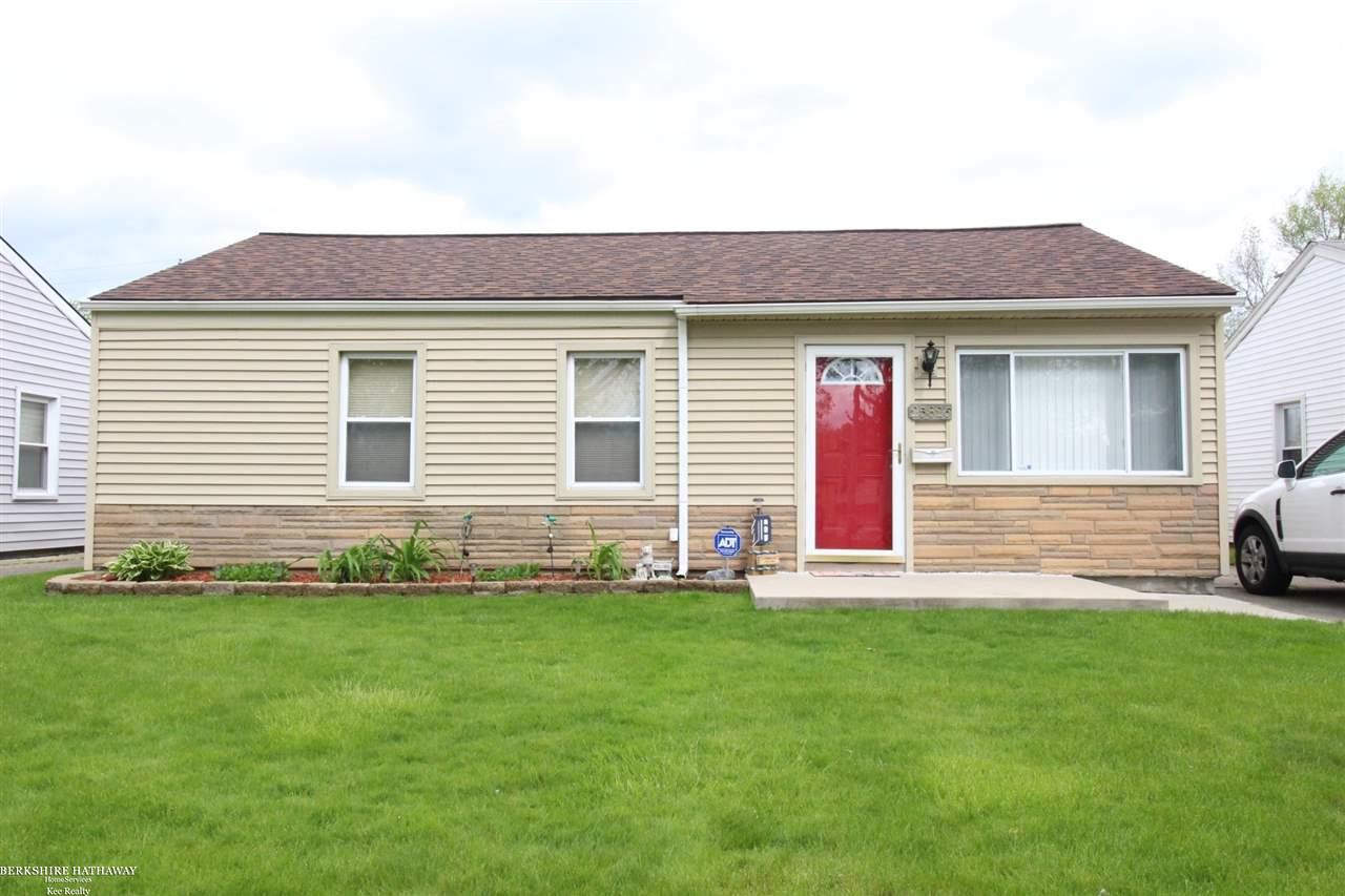 25826 Rosenbusch Boulevard Warren, MI 48089 - Photo 2 of 19 31319097-1.JPG