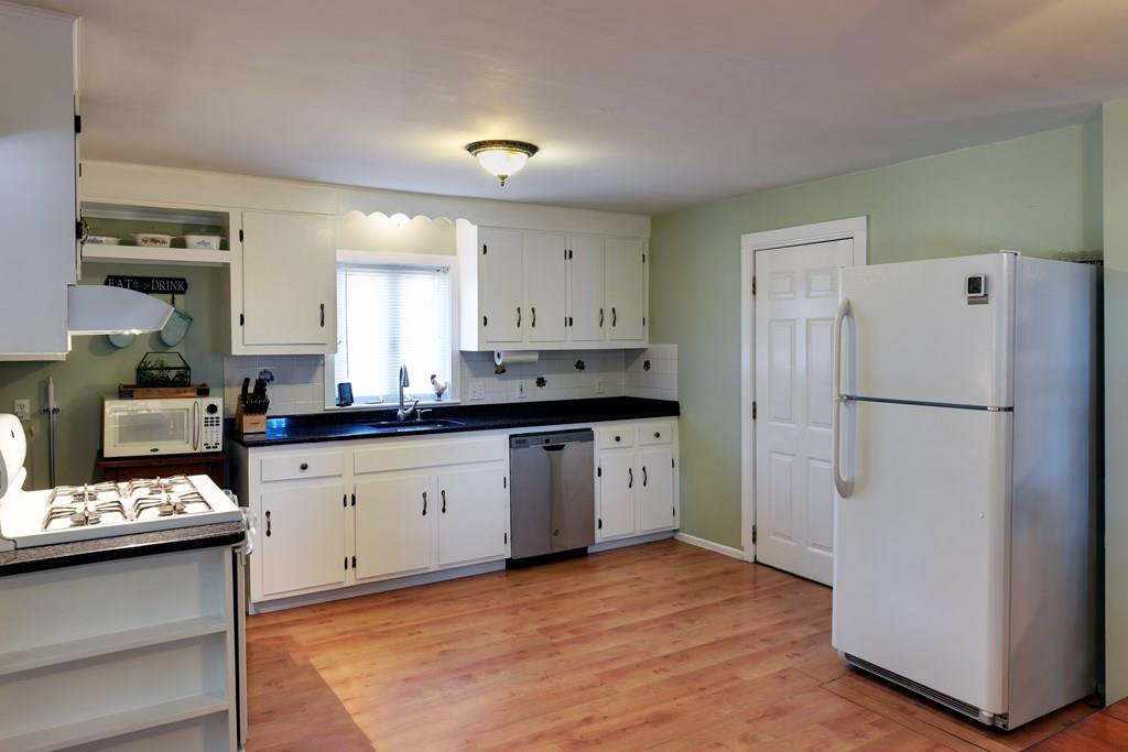 59 Rice Street Marlborough, MA 01752 - Photo 3 of 14 Gallery Image 3