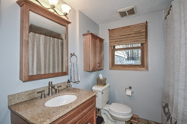 54 Edward Road Townsend, MA 01469 - Photo 6 of 26 Gallery Image 6