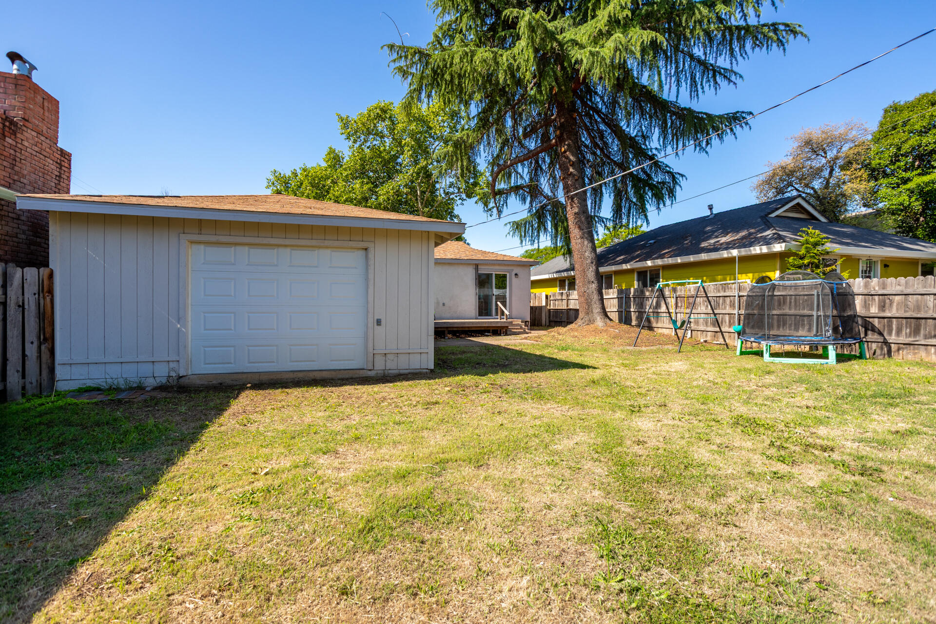 1012 State Street Redding, CA 96001 - Photo 5 of 27 IMG_8341-HDR