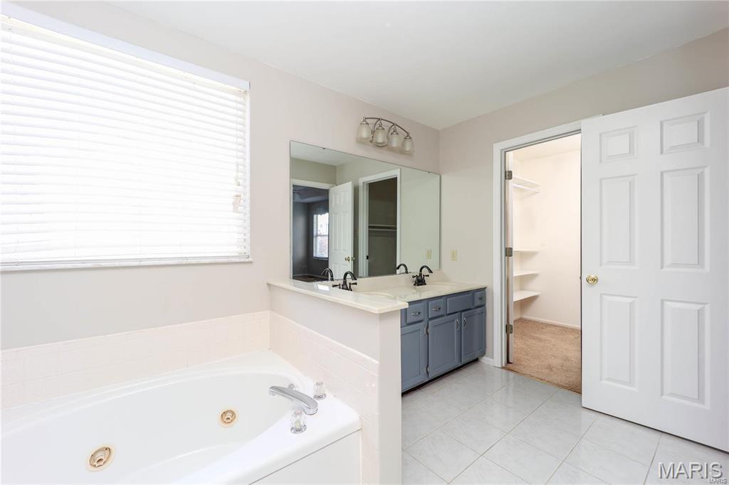 226 Cheval Square Drive Chesterfield, MO 63005 - Photo 23 of 29