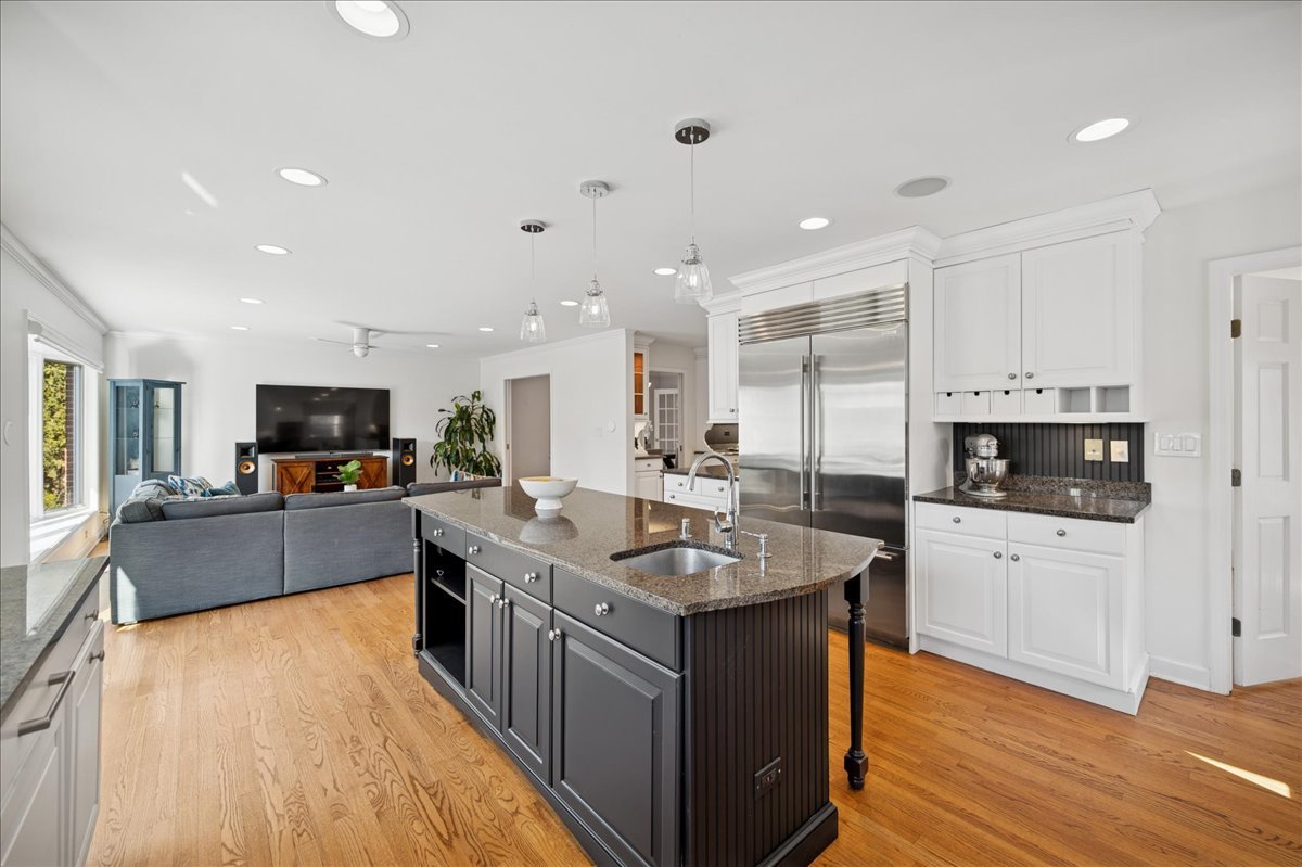 509 Pinecrest Lane Wilmette, IL 60091 - Photo 14 of 48