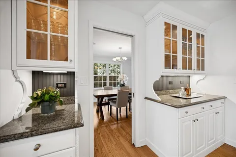 $1,395,000 | 509 Pinecrest Lane, Wilmette, IL 60091