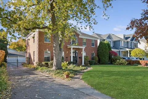 $1,395,000 | 509 Pinecrest Lane, Wilmette, IL 60091