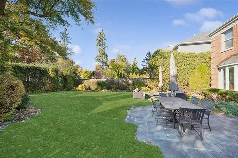 $1,395,000 | 509 Pinecrest Lane, Wilmette, IL 60091