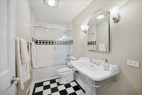 $1,395,000 | 509 Pinecrest Lane, Wilmette, IL 60091