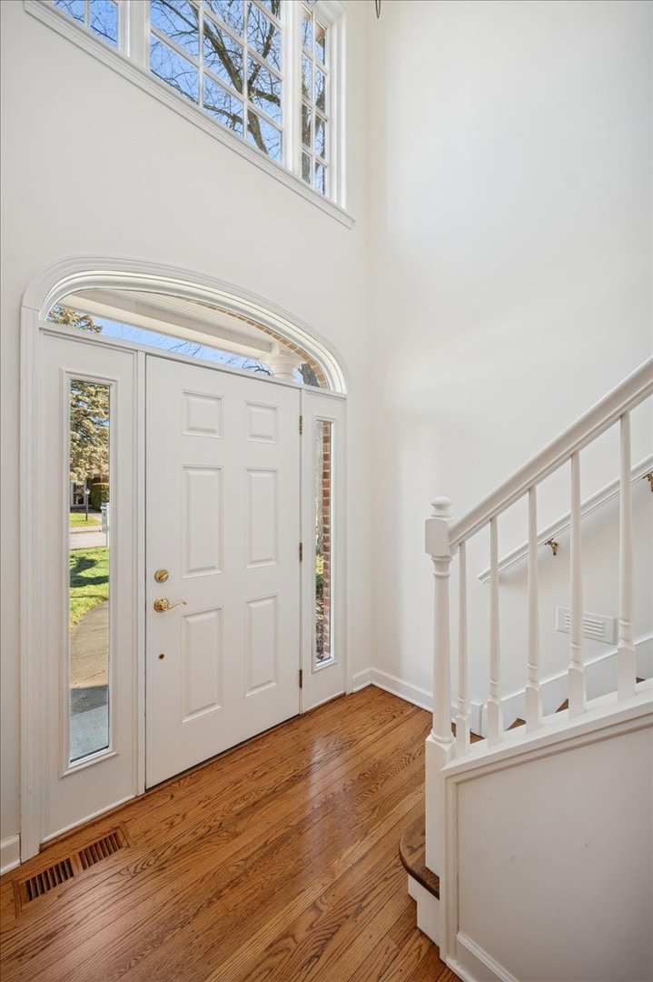 509 Pinecrest Lane Wilmette, IL 60091 - Photo 3 of 48