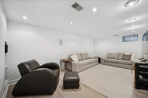 $1,395,000 | 509 Pinecrest Lane, Wilmette, IL 60091