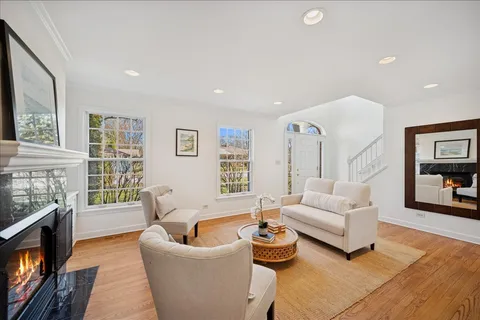 $1,395,000 | 509 Pinecrest Lane, Wilmette, IL 60091