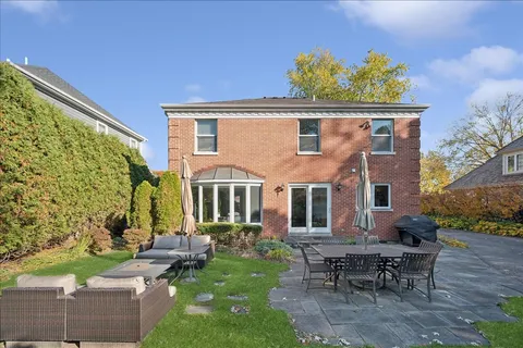 $1,395,000 | 509 Pinecrest Lane, Wilmette, IL 60091