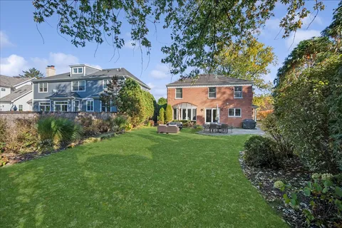 $1,395,000 | 509 Pinecrest Lane, Wilmette, IL 60091