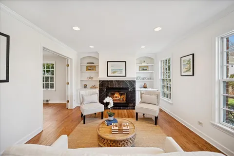 $1,395,000 | 509 Pinecrest Lane, Wilmette, IL 60091