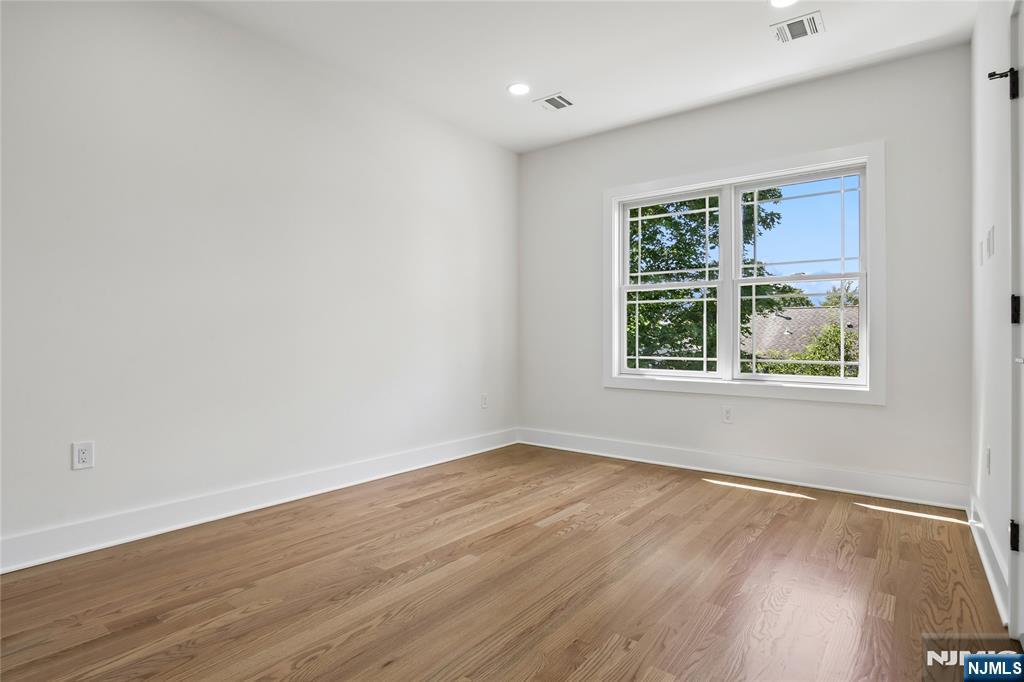318 East Halsey Road Parsippany, NJ 07054 - Photo 25 of 38