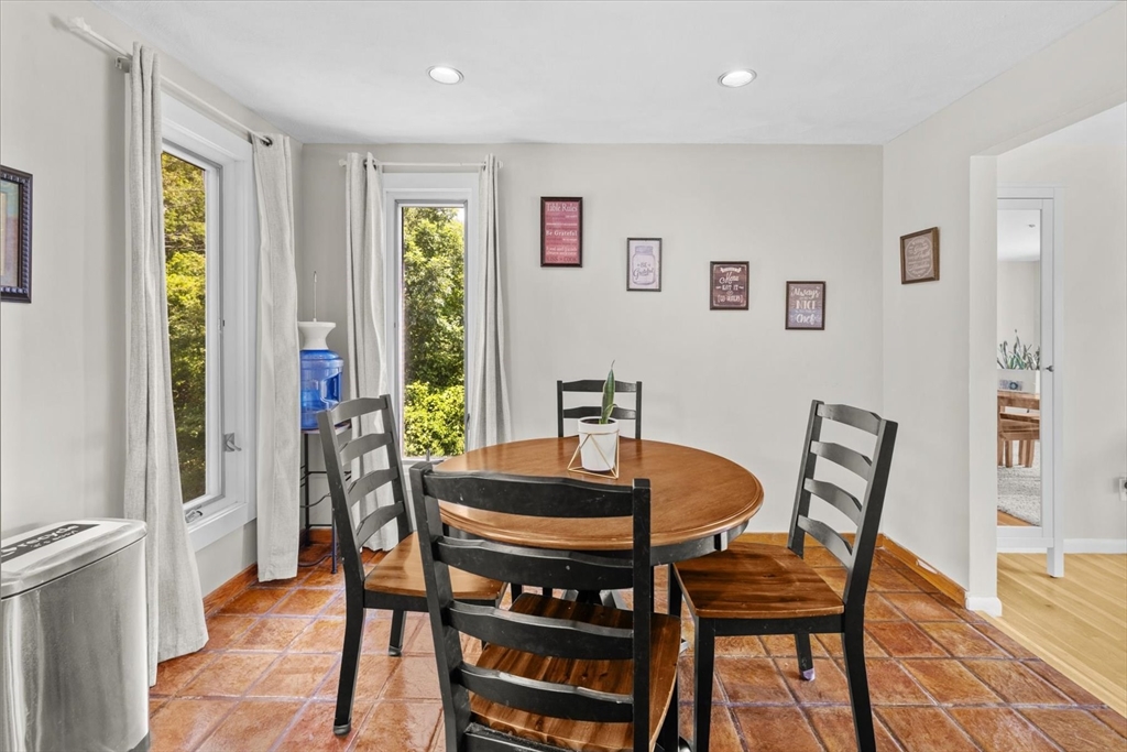 138 Kotlik Street Stoughton, MA 02072 - Photo 5 of 39