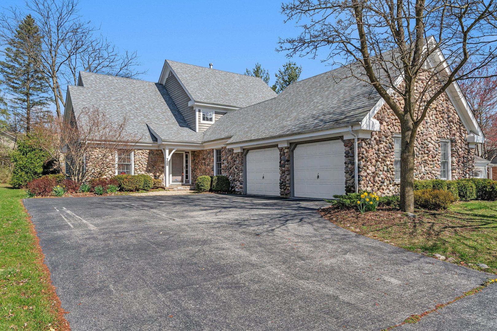 725 Stonebridge Road Frankfort, IL 60423 - Photo 1 of 46 Gallery Image 1