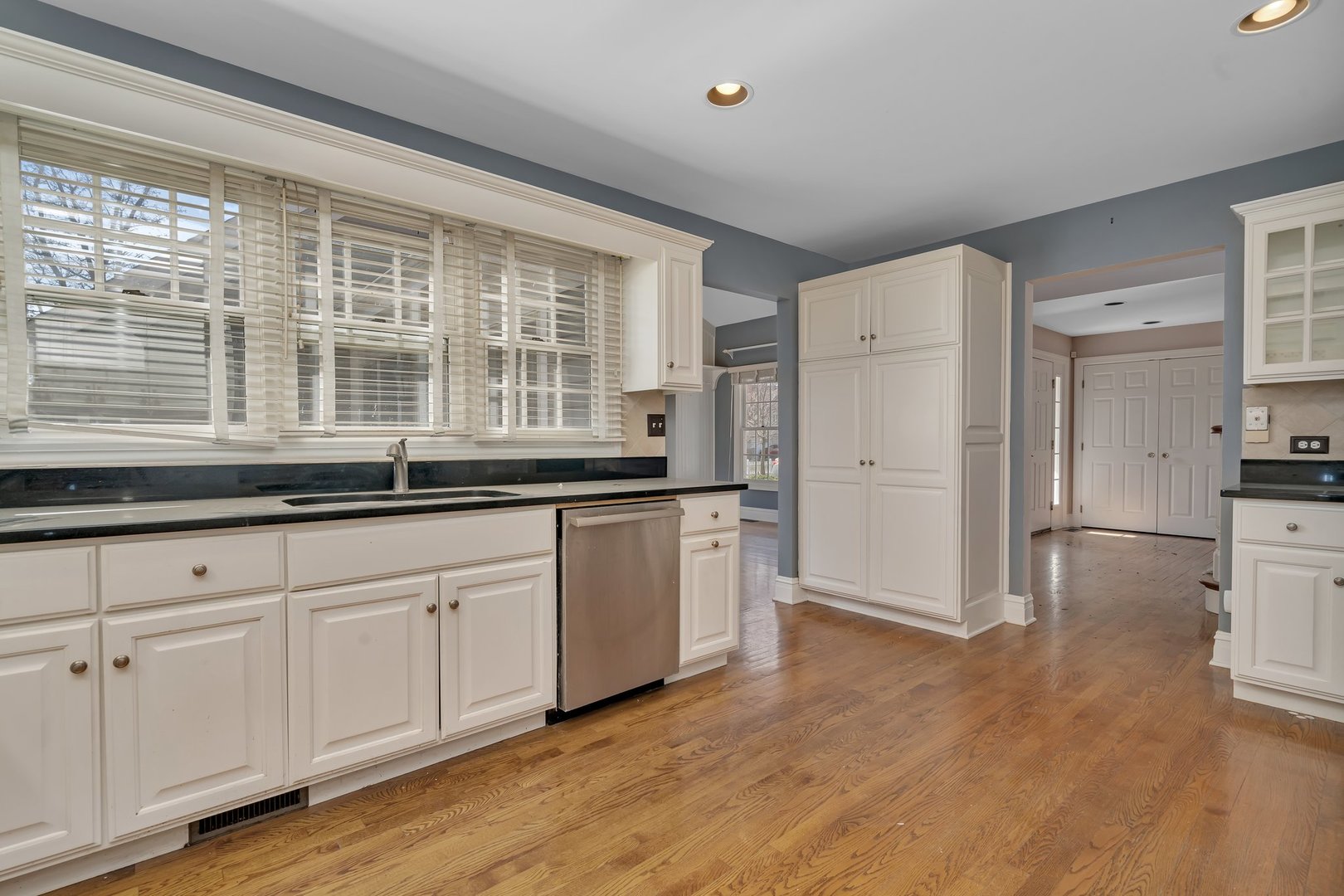 725 Stonebridge Road Frankfort, IL 60423 - Photo 8 of 46 Gallery Image 8