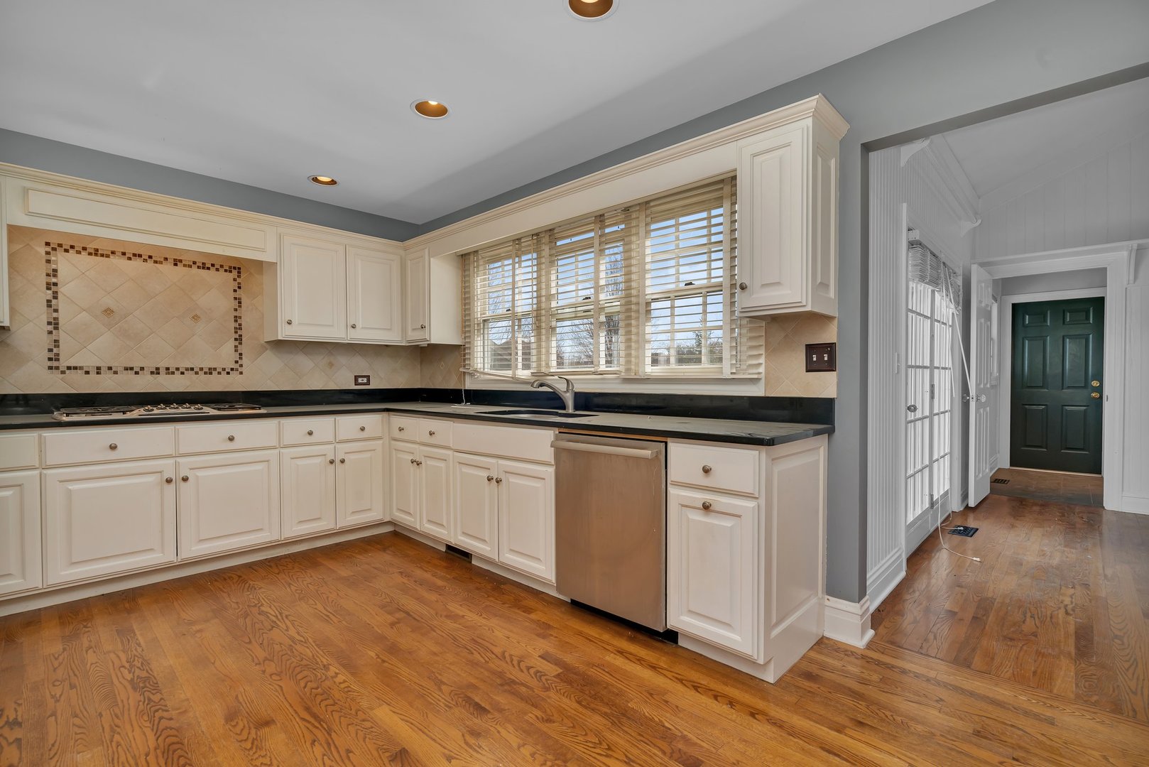 725 Stonebridge Road Frankfort, IL 60423 - Photo 10 of 46 Gallery Image 10