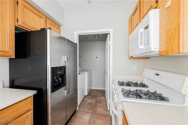 $1,425 | 7189 South Durango Drive, Unit 307, Las Vegas, NV 89113
