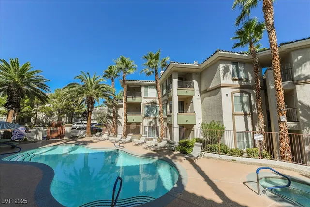 $1,425 | 7189 South Durango Drive, Unit 307, Las Vegas, NV 89113