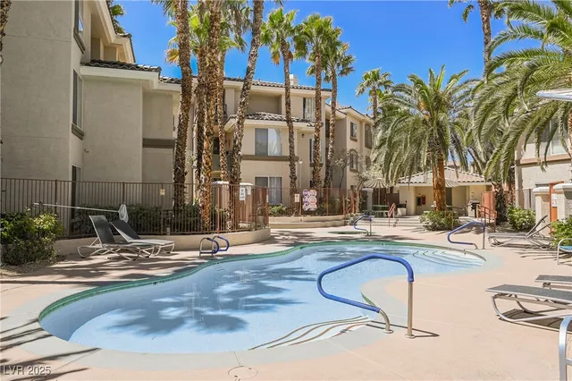 $1,425 | 7189 South Durango Drive, Unit 307, Las Vegas, NV 89113