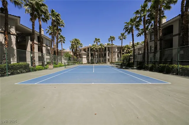 $1,425 | 7189 South Durango Drive, Unit 307, Las Vegas, NV 89113