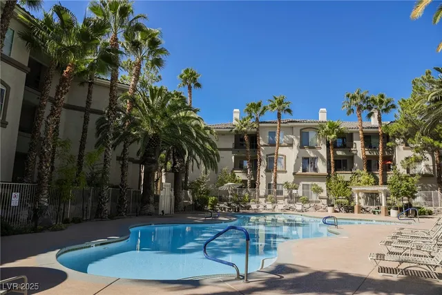 $1,425 | 7189 South Durango Drive, Unit 307, Las Vegas, NV 89113