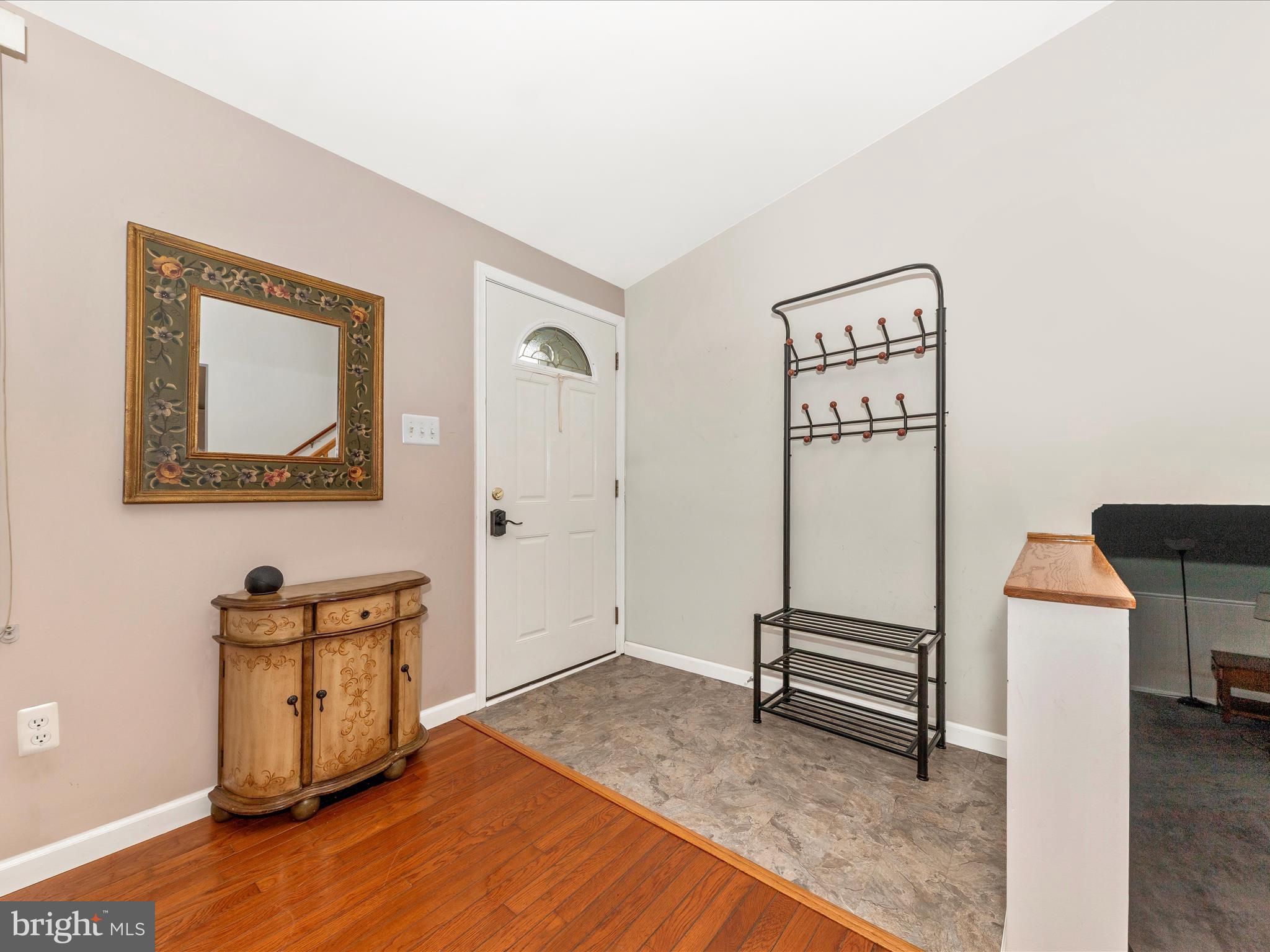 19005 Dowden Circle Poolesville, MD 20837 - Photo 3 of 51 a view of a livingroom with wooden floor