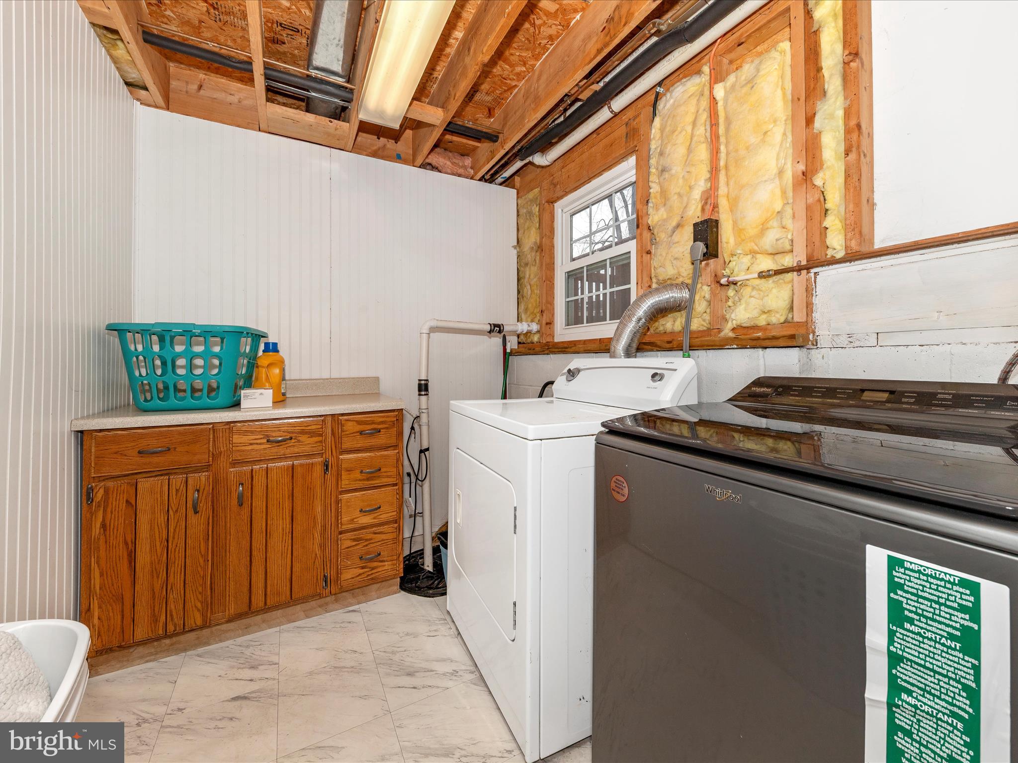 19005 Dowden Circle Poolesville, MD 20837 - Photo 33 of 51 a utility room with dryer and washer