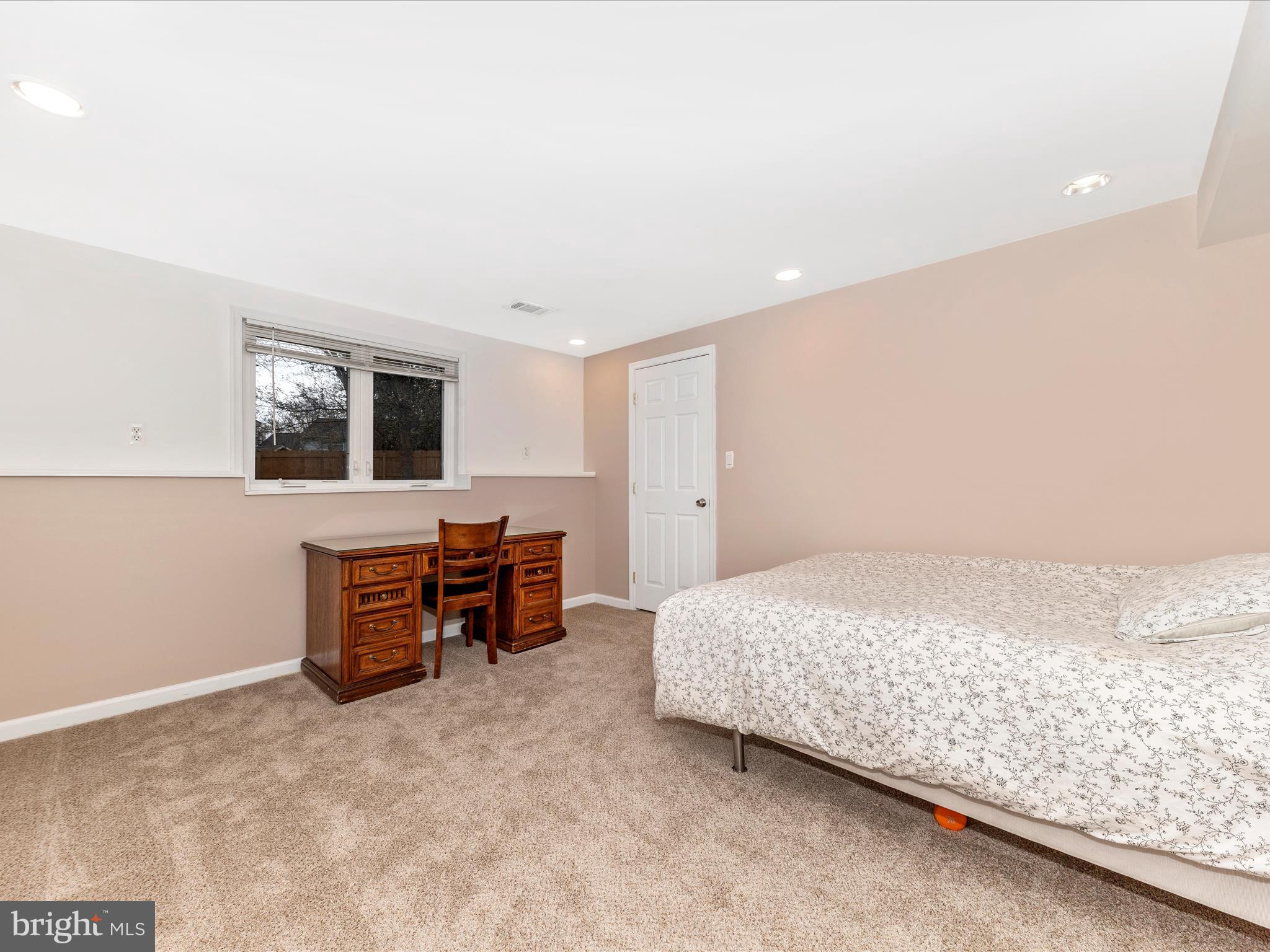 19005 Dowden Circle Poolesville, MD 20837 - Photo 36 of 51 a bed room with a bed and furniture