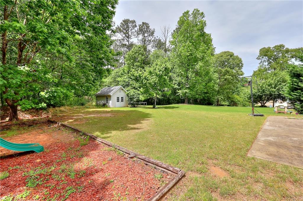 2520 Potomac View Court Grayson, GA 30017 - Photo 4 of 32 a view of a outdoor space